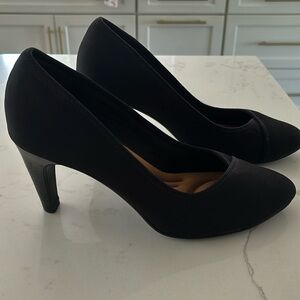 Sofft 3 inch heel micro fiber shoe
